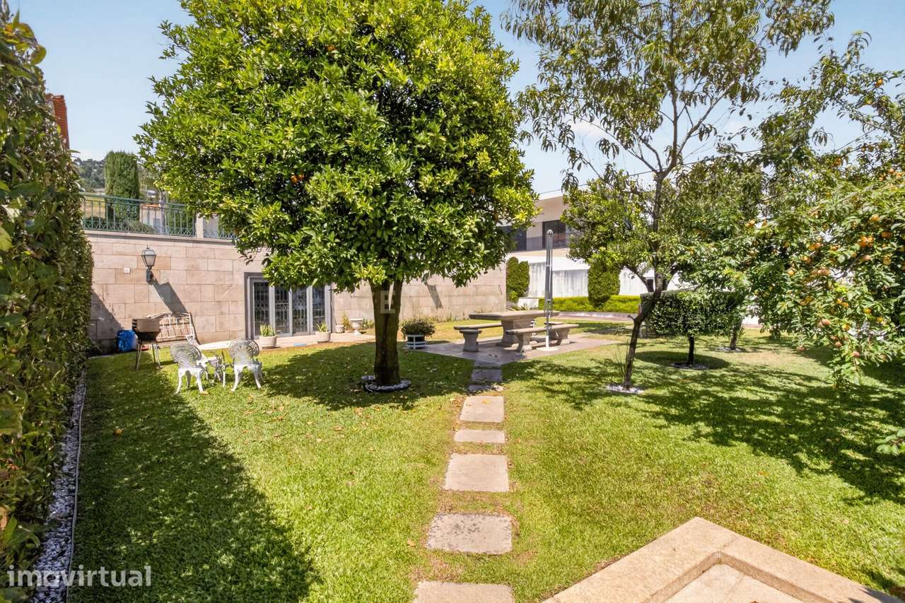 Casa T4 com Vista Panorâmica em Carapeços, Barcelos - Grande imagem: 2/60