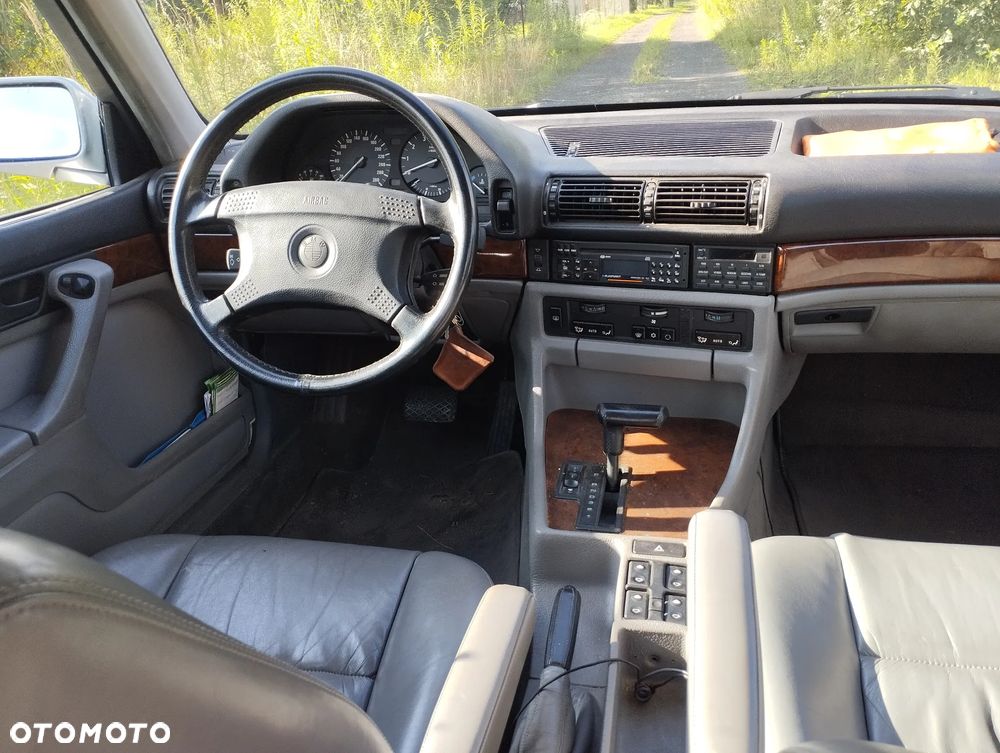 BMW Seria 7 750i - 15