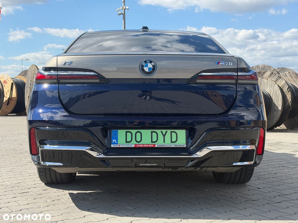 BMW i7 - 11