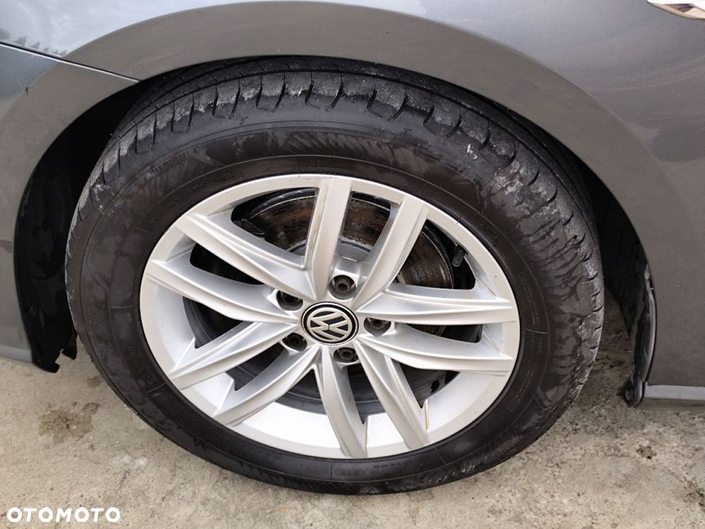 Volkswagen Golf - 35