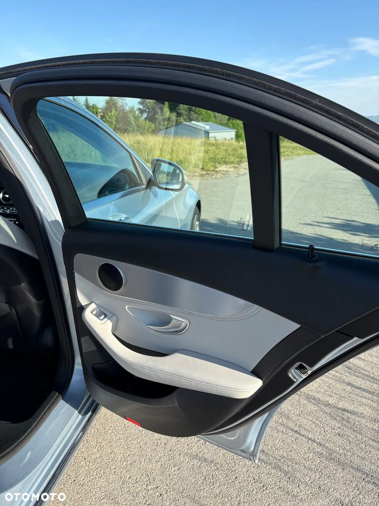 Mercedes-Benz Klasa C 200 7G-TRONIC - 23