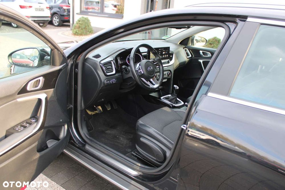 Kia XCeed - 17
