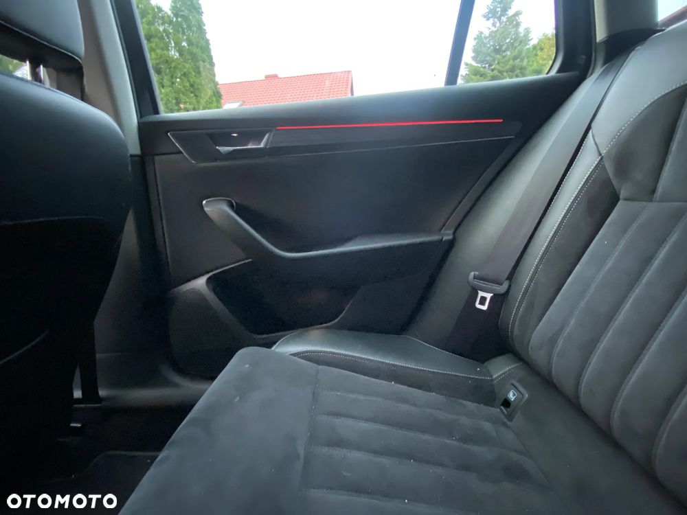 Skoda Superb 2.0 TDI SCR Style DSG - 20