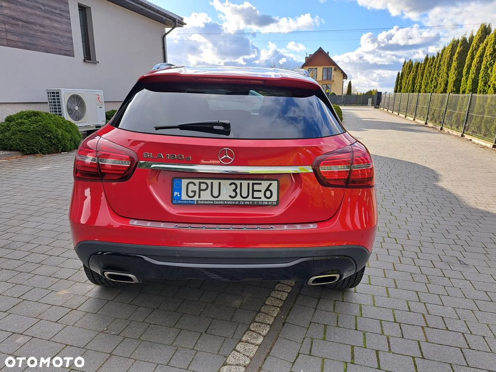 Mercedes-Benz GLA 180 d 7G-DCT Urban - 6