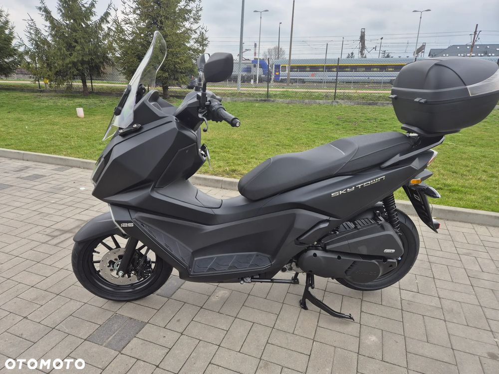 Kymco Skytown - 4