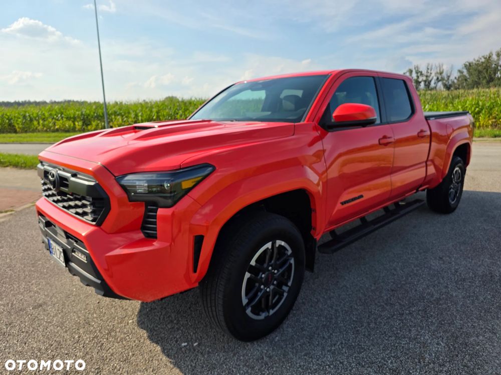 Toyota Tacoma - 1