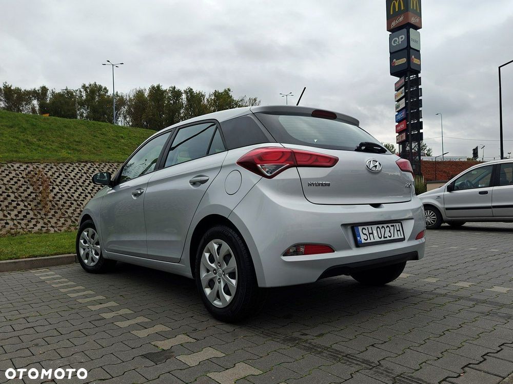 Hyundai i20 blue 1.2 Classic - 5