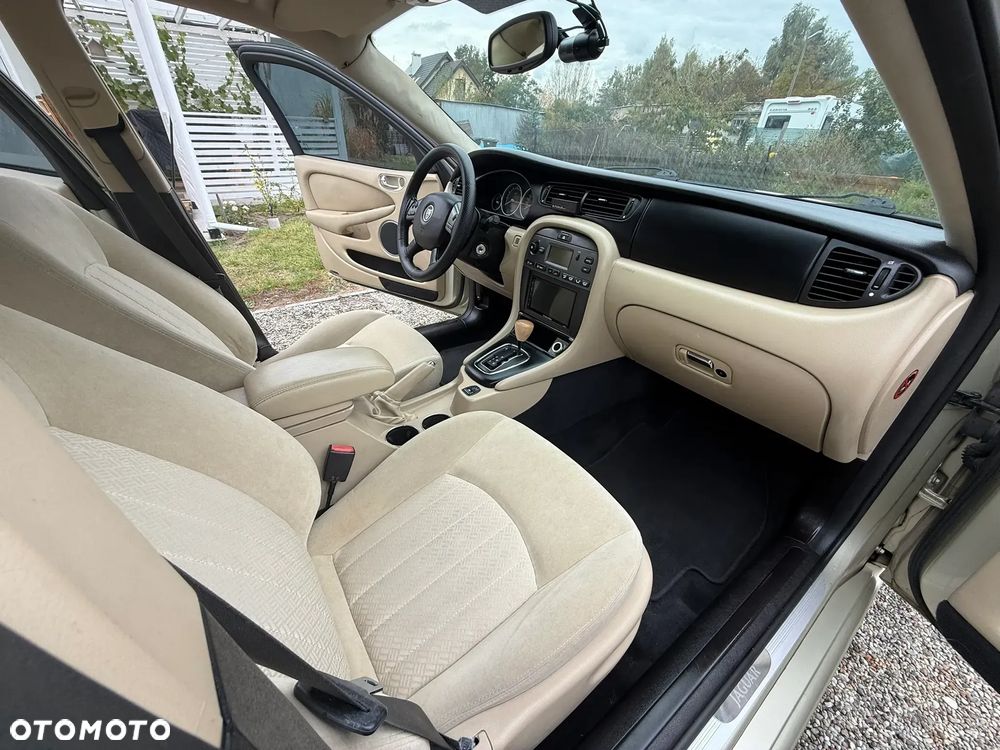 Jaguar X-Type - 18