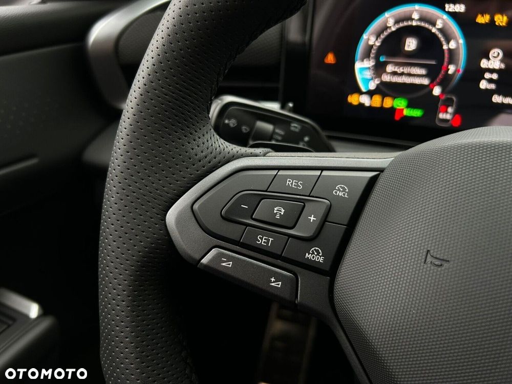 Volkswagen T-Roc - 11