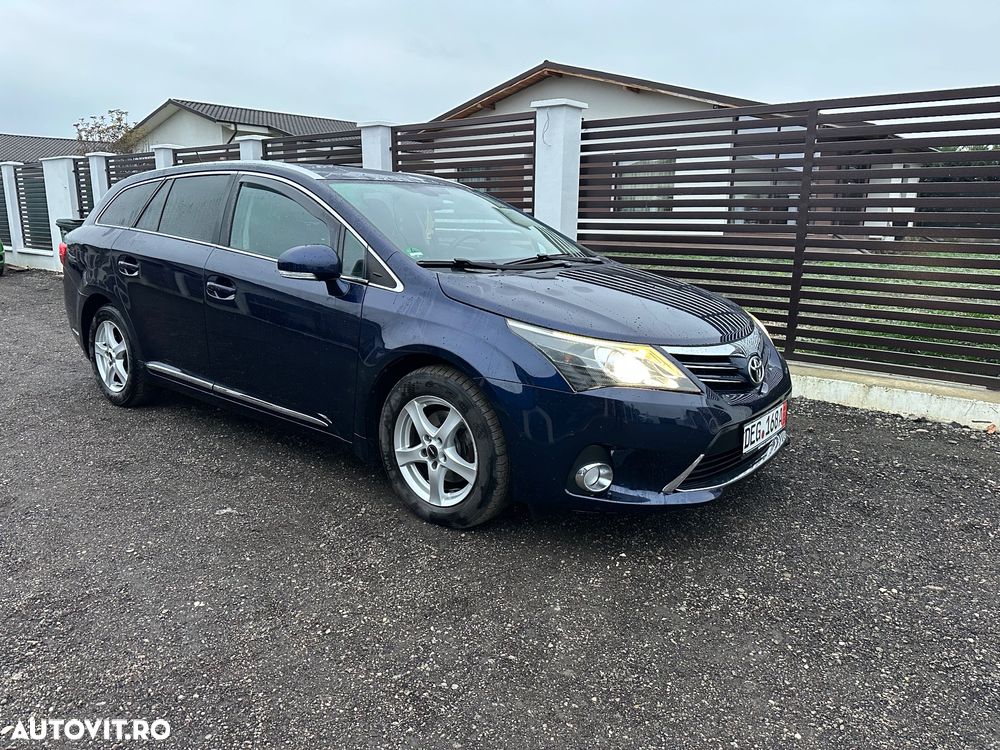 Toyota Avensis Combi 2.0 D-4D Comfort - 2