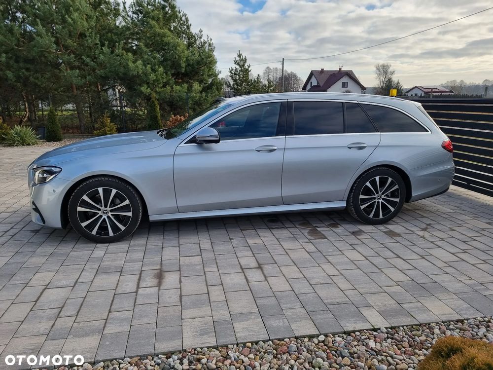 Mercedes-Benz Klasa E 220 d 4Matic T 9G-TRONIC AMG Line - 6