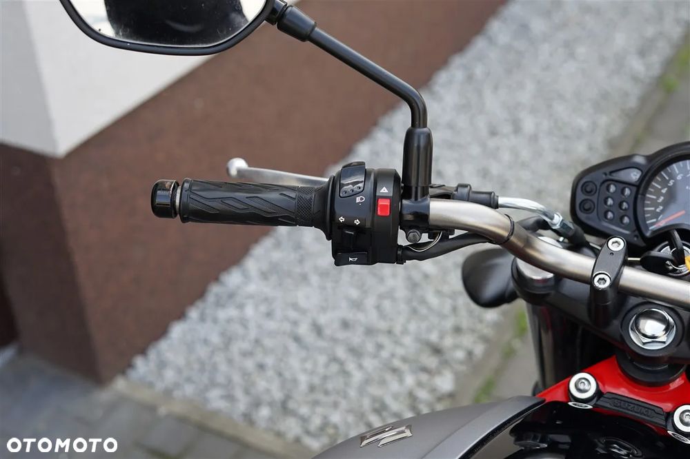 Suzuki Gladius - 17