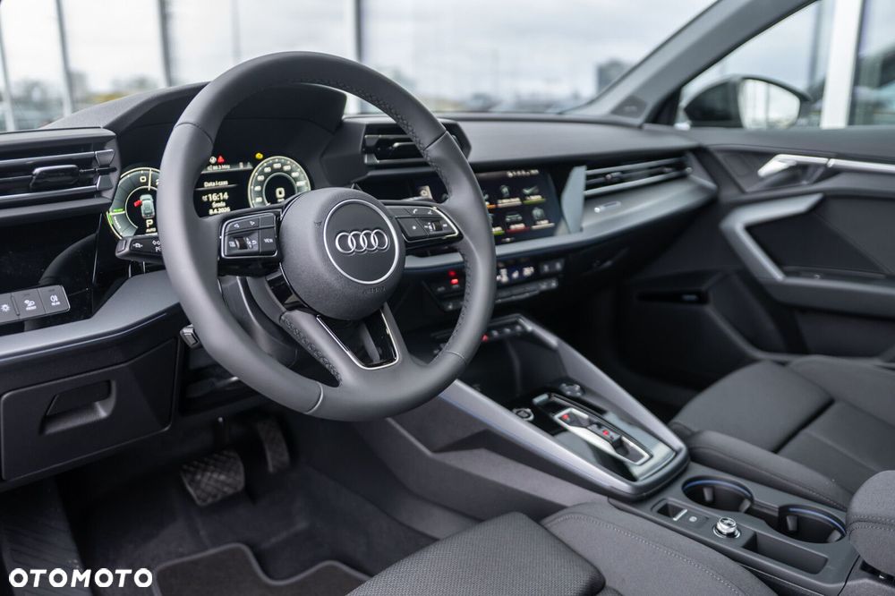 Audi A3 Sportback - 13