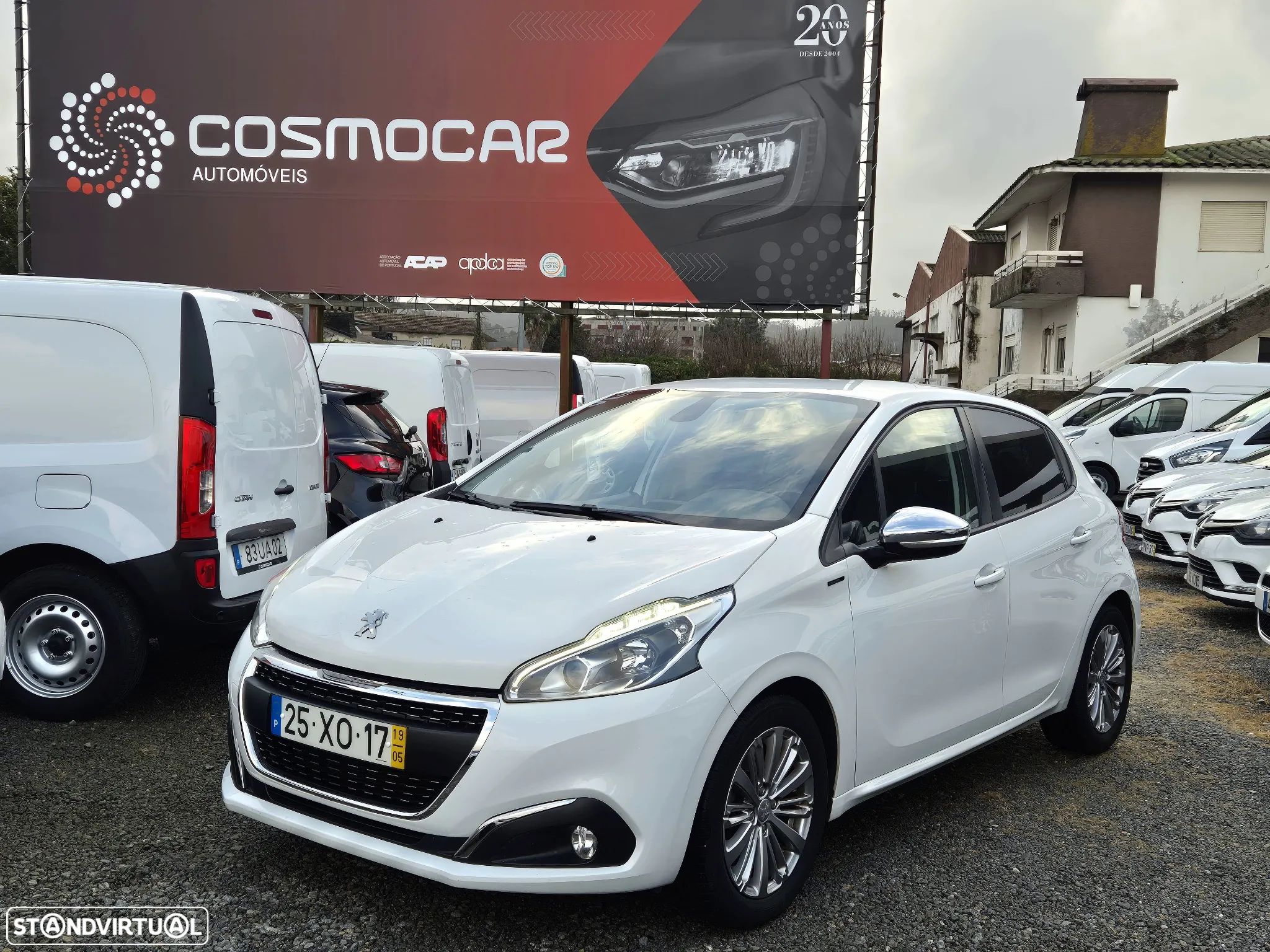 Peugeot 208 1.2 PureTech Signature - 1