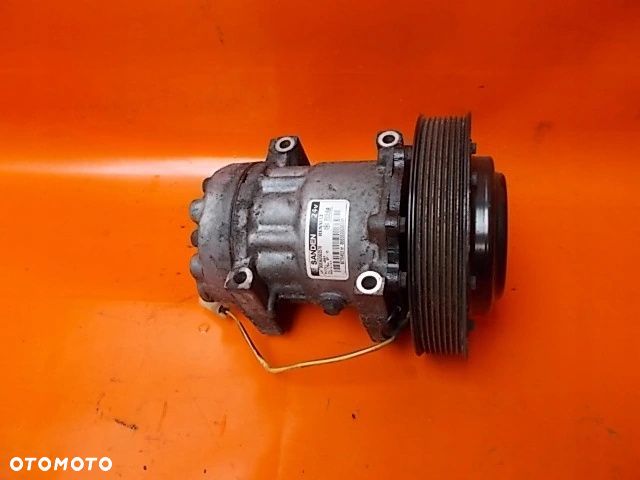 RENAULT GAMA T RANGE SPRĘŻARKA KLIMATYZACJI - 1