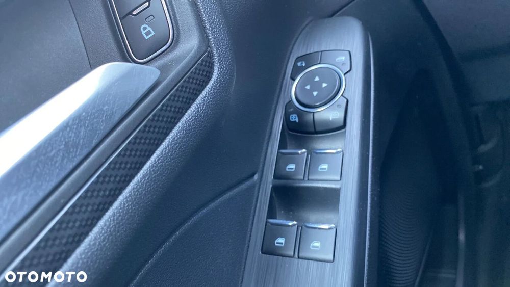 Ford Kuga - 25