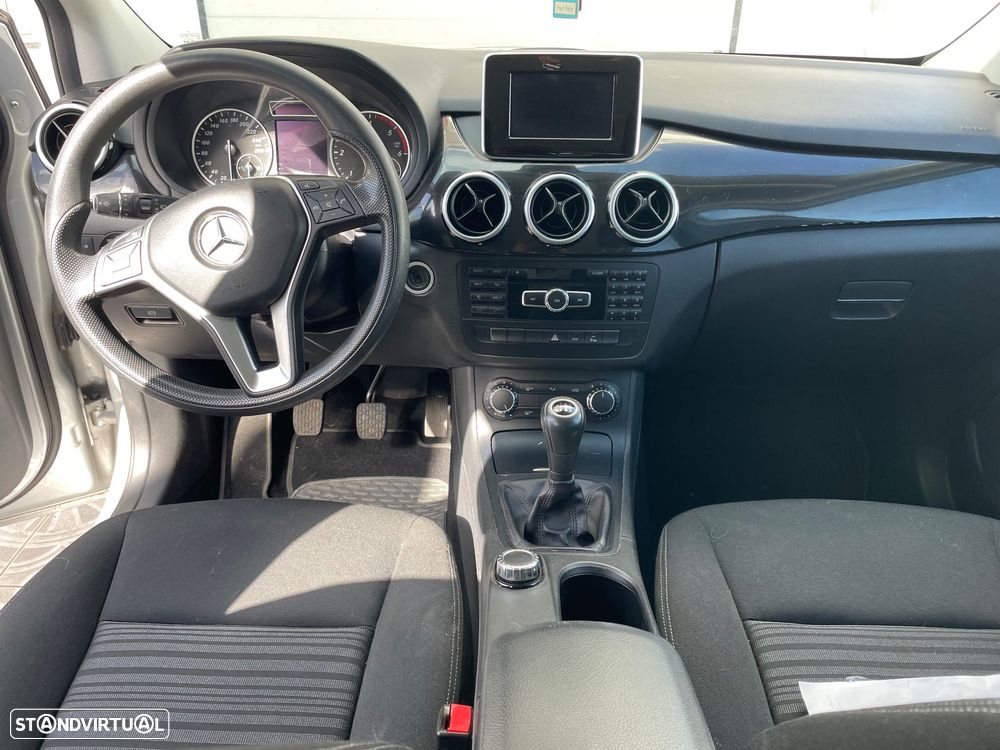 Mercedes-Benz B 180 - 8