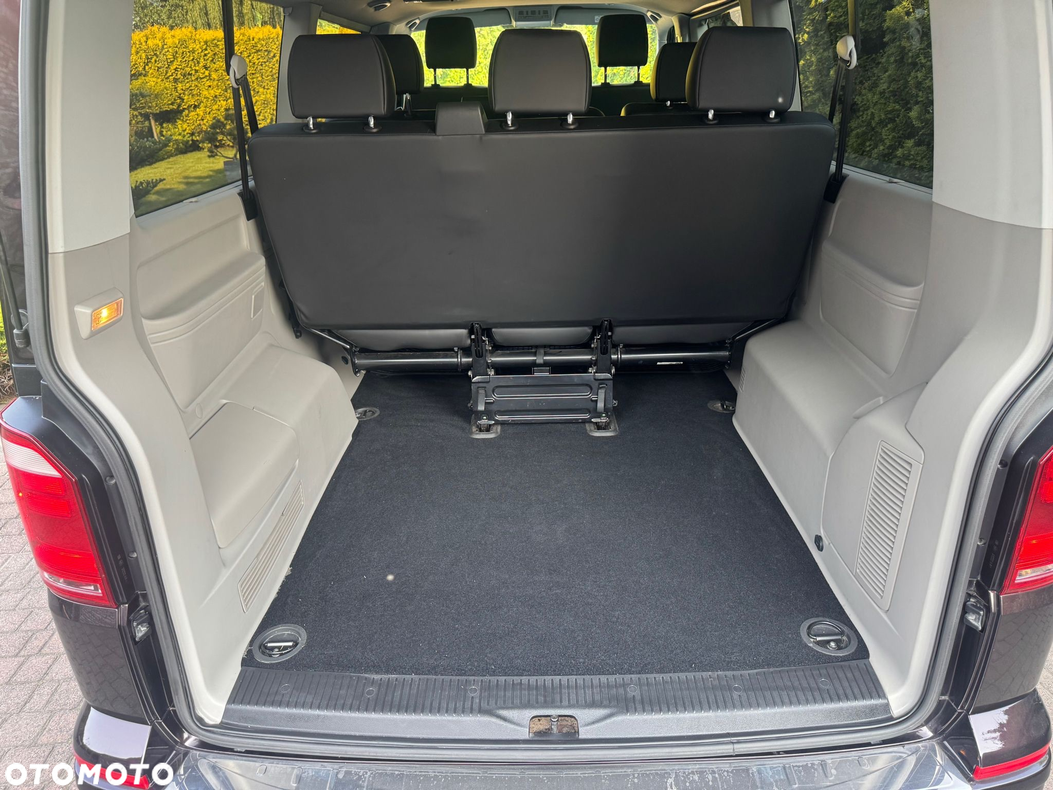 Volkswagen Caravelle 2.0 TDI L2 Highline - 27