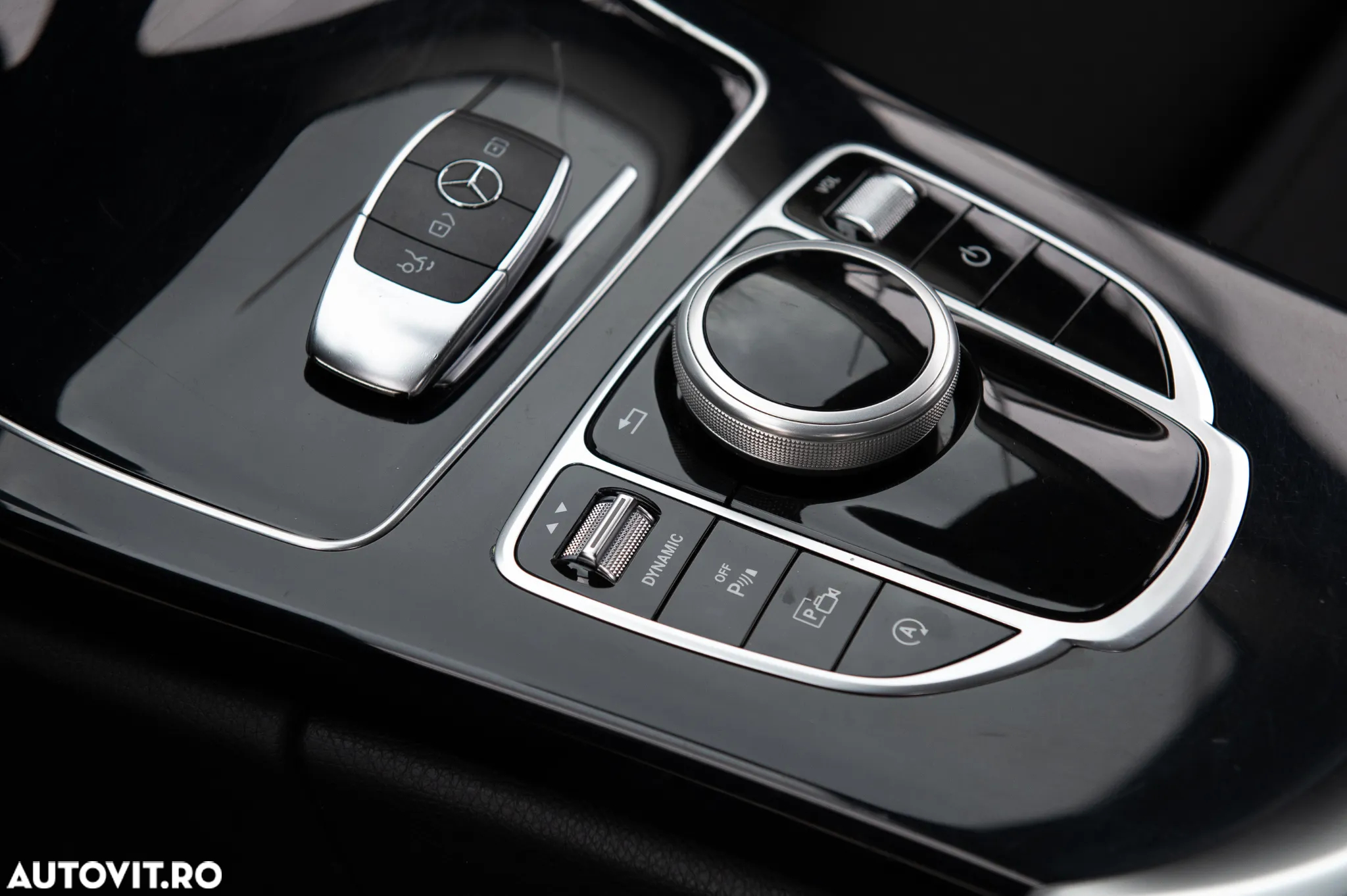 Mercedes-Benz C 220 d 4Matic T 9G-TRONIC Avantgarde - 38