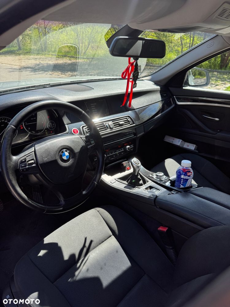 BMW Seria 5 520d - 14