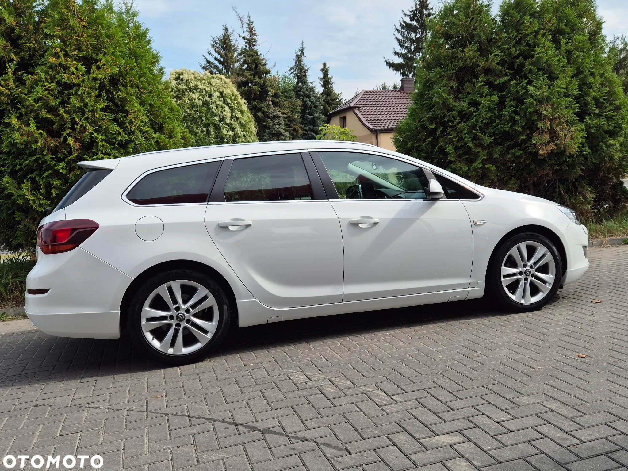 Opel Astra 1.6 Turbo Caravan Cosmo - 14