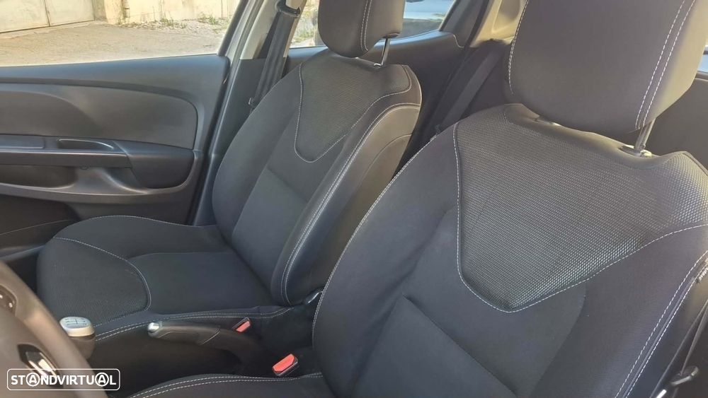 Renault Clio 1.5 dCi Dynamique S - 12