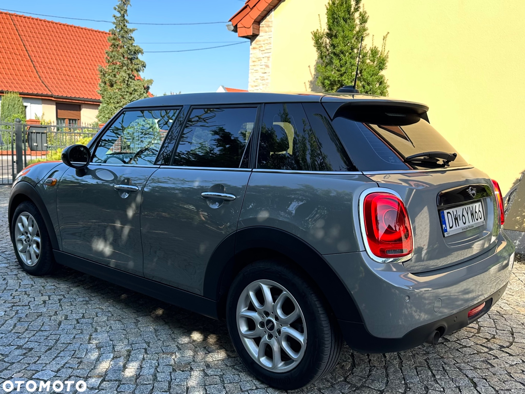 MINI Cooper Standard - 14