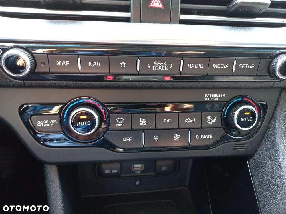 Kia Niro 1.6 GDI Hybrid M - 18