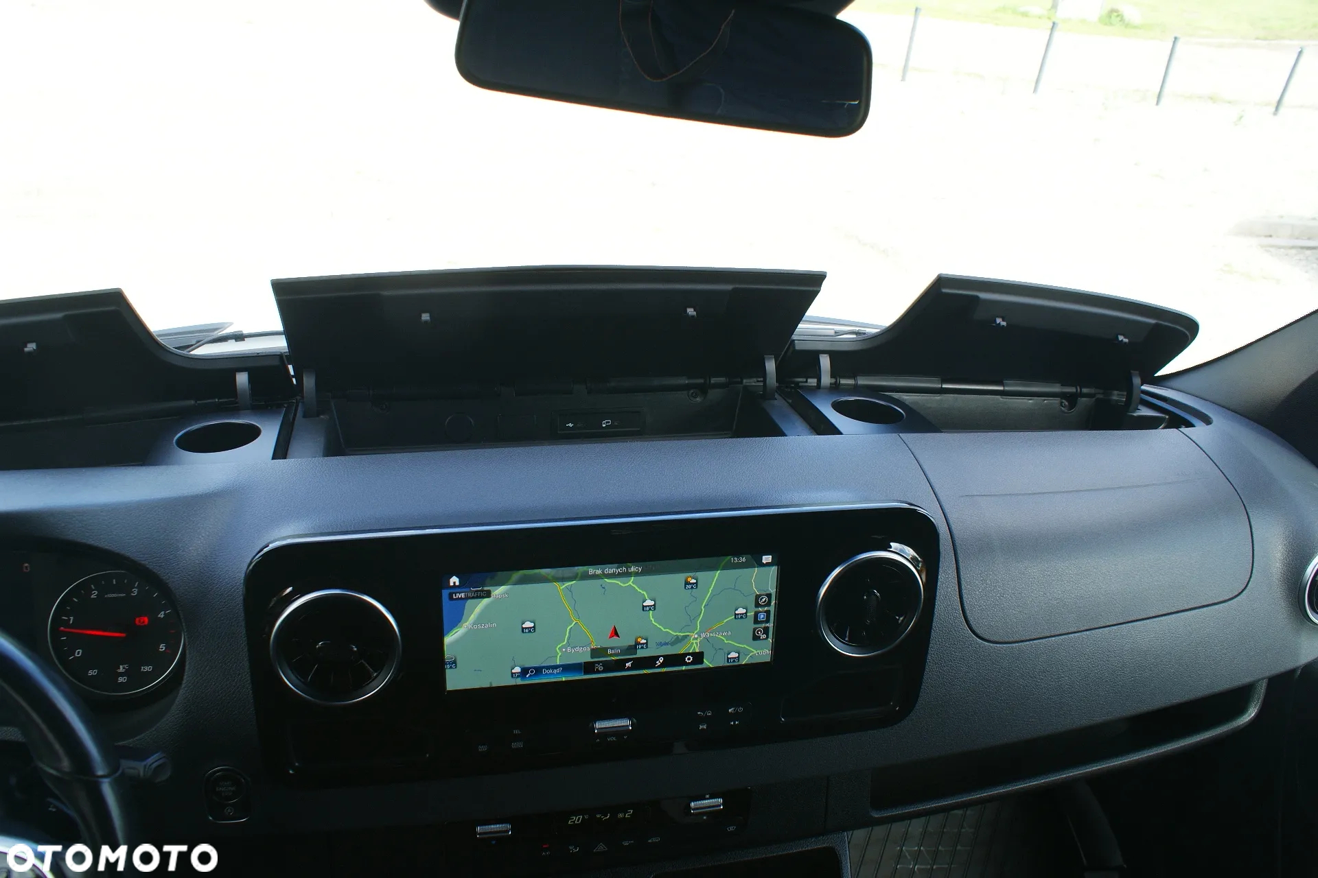 Mercedes-Benz Sprinter - 14