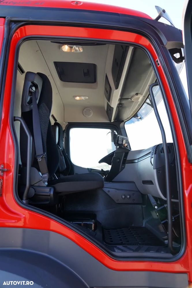 Mercedes-Benz ANTOS 1830 / CORTINĂ - 6,5 M / 4x2 / SOLO / DHOLLANDIA LIFT 2000 KG / EURO 6 - 38