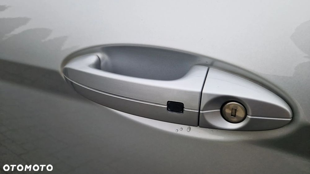 Ford Fiesta 1.25 Ghia - 24