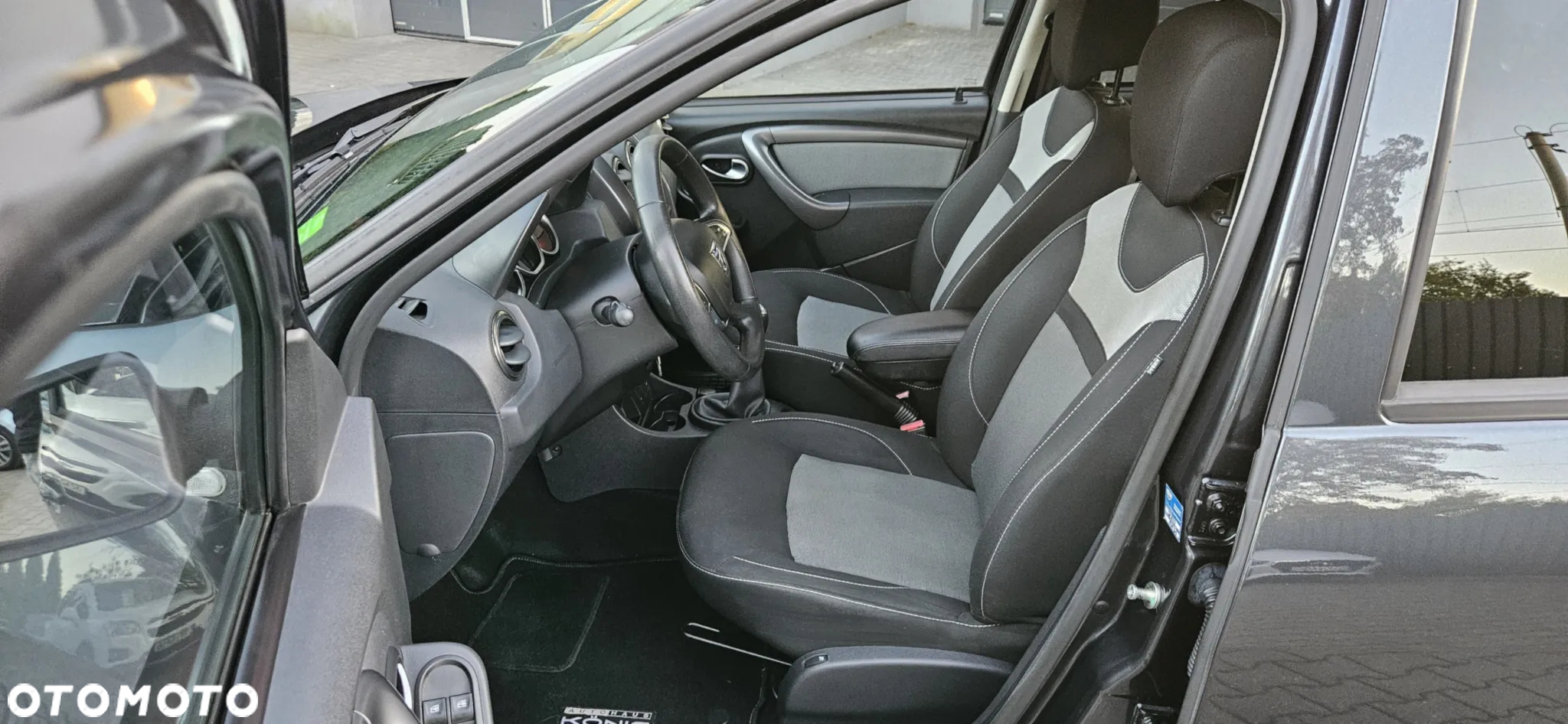Dacia Duster SCe 115 4x2 Laureate - 22