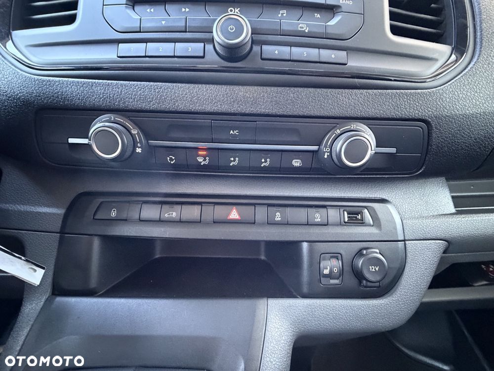 Peugeot Expert Plus - 12