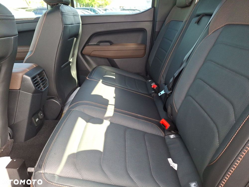 Volkswagen Amarok - 23