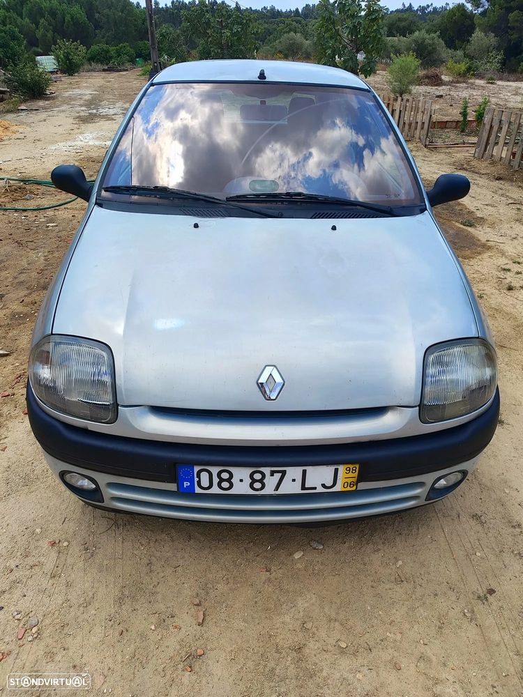 Renault Clio 1.2 RT - 1