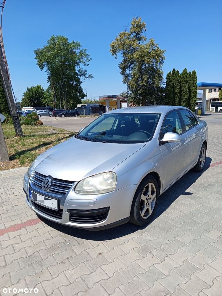 Volkswagen Jetta 1.4 TSI Comfortline - 1