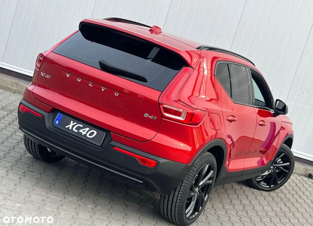 Volvo XC 40 B4 AWD Plus Dark - 12
