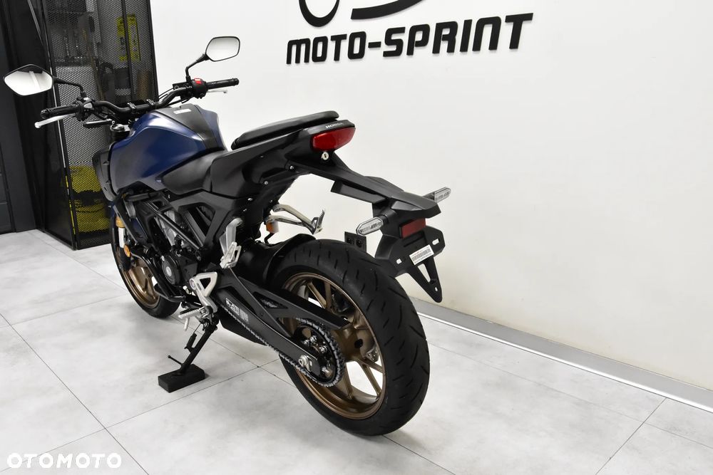 Honda CB - 16