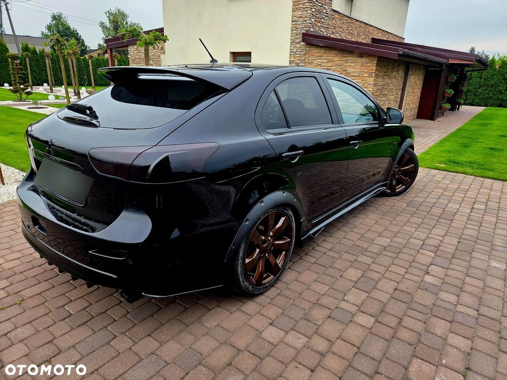 Mitsubishi Lancer - 10
