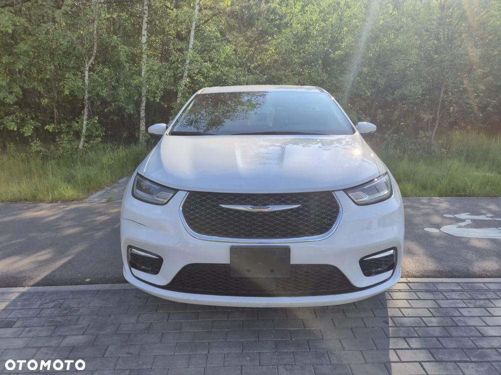 Chrysler Pacifica - 2