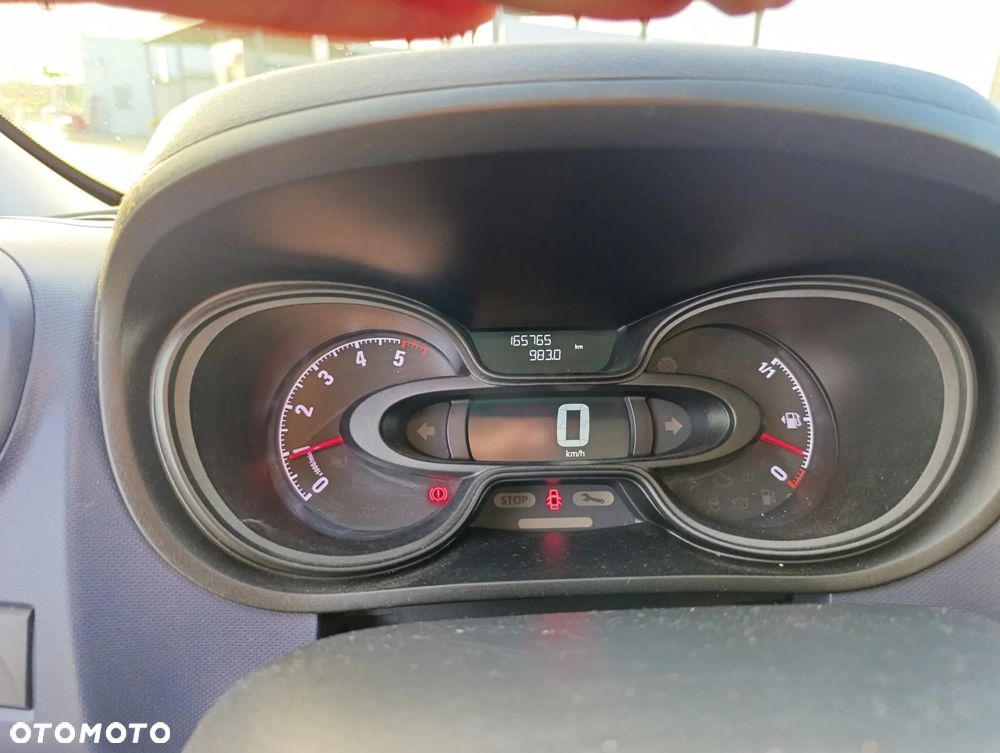 Opel Vivaro - 12