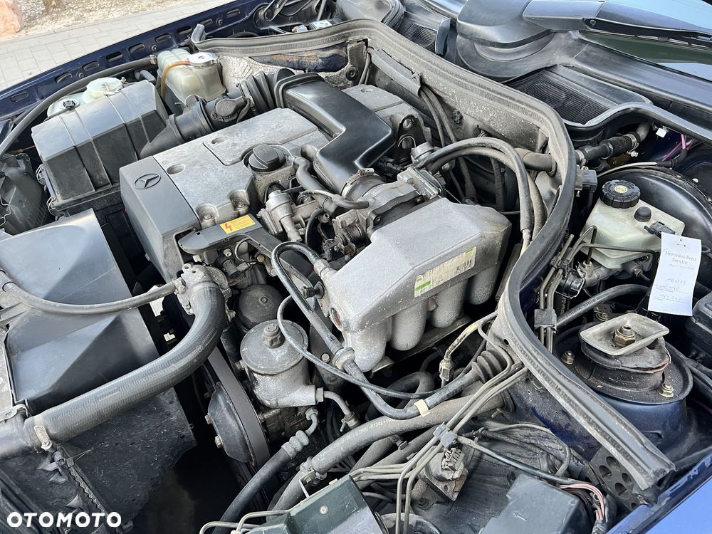 Mercedes-Benz Klasa E 260 - 38