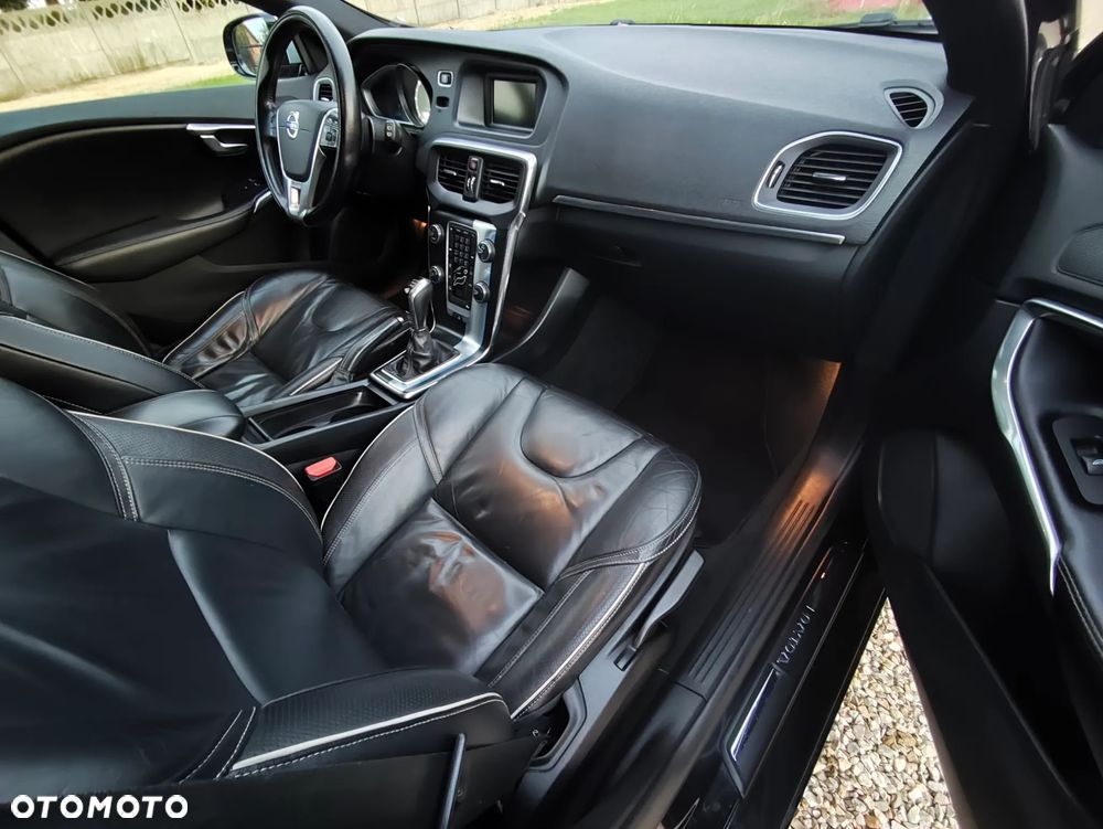 Volvo V40 D2 R-Design Summum - 19