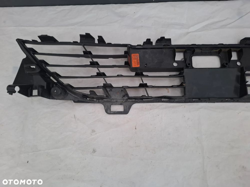 RENAULT CLIO V ATRAPA KRATKA ZDERZAK SRODKOWA - 7