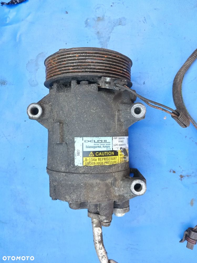 Kompresor klimatyzacji Renault Scenic Megane 8200053264 sprężarka pompa 1,9 DCI / 2,0 16V / 2,0 SPORT / 2,0 16V Turbo - 1