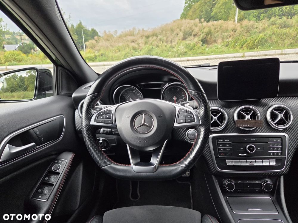 Mercedes-Benz Klasa A 220 4-Matic AMG Line - 13