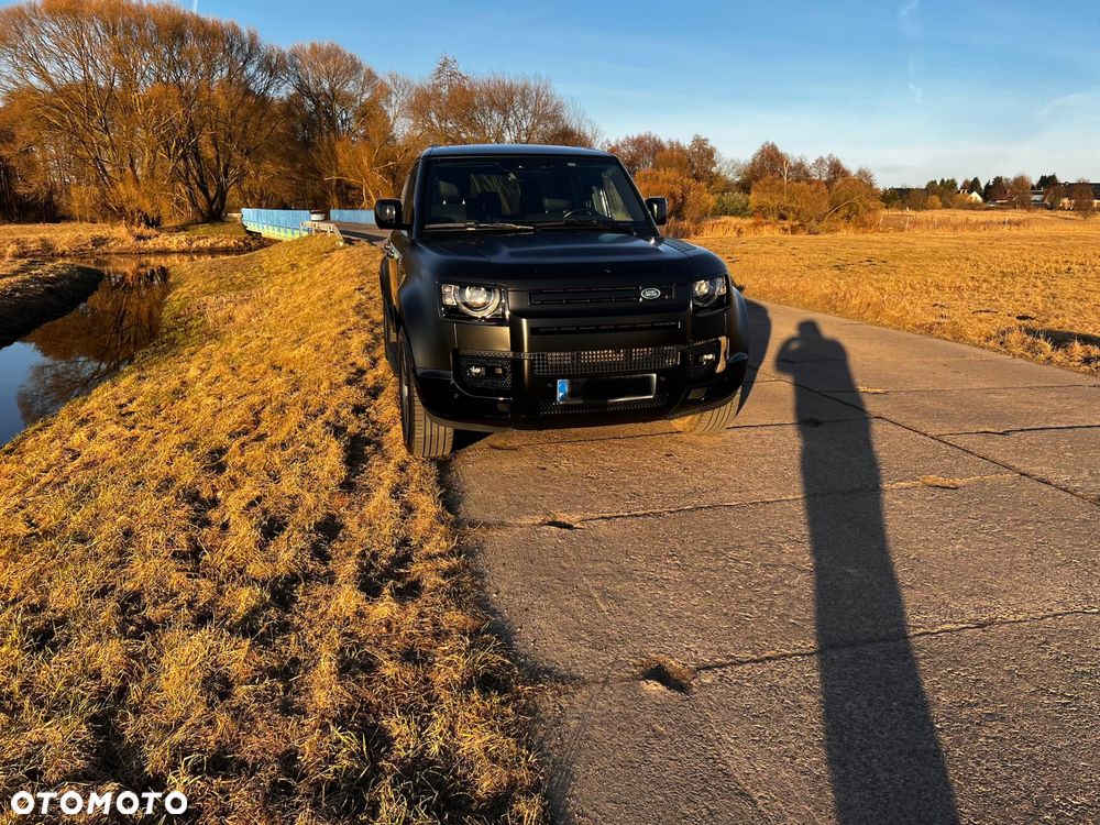 Land Rover Defender - 2