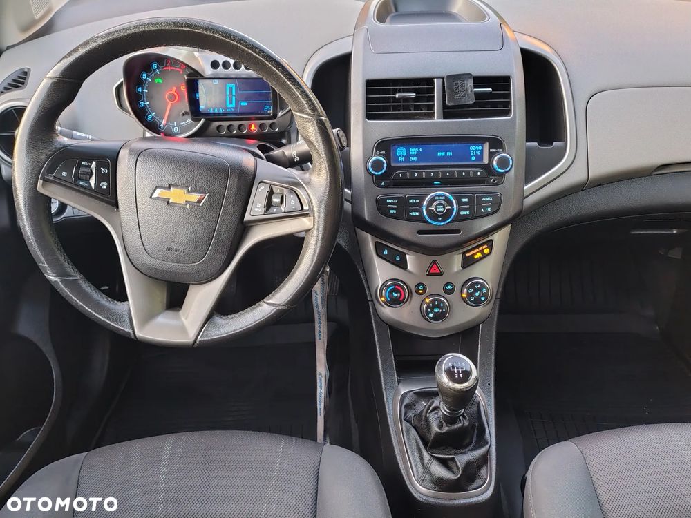 Chevrolet Aveo - 10