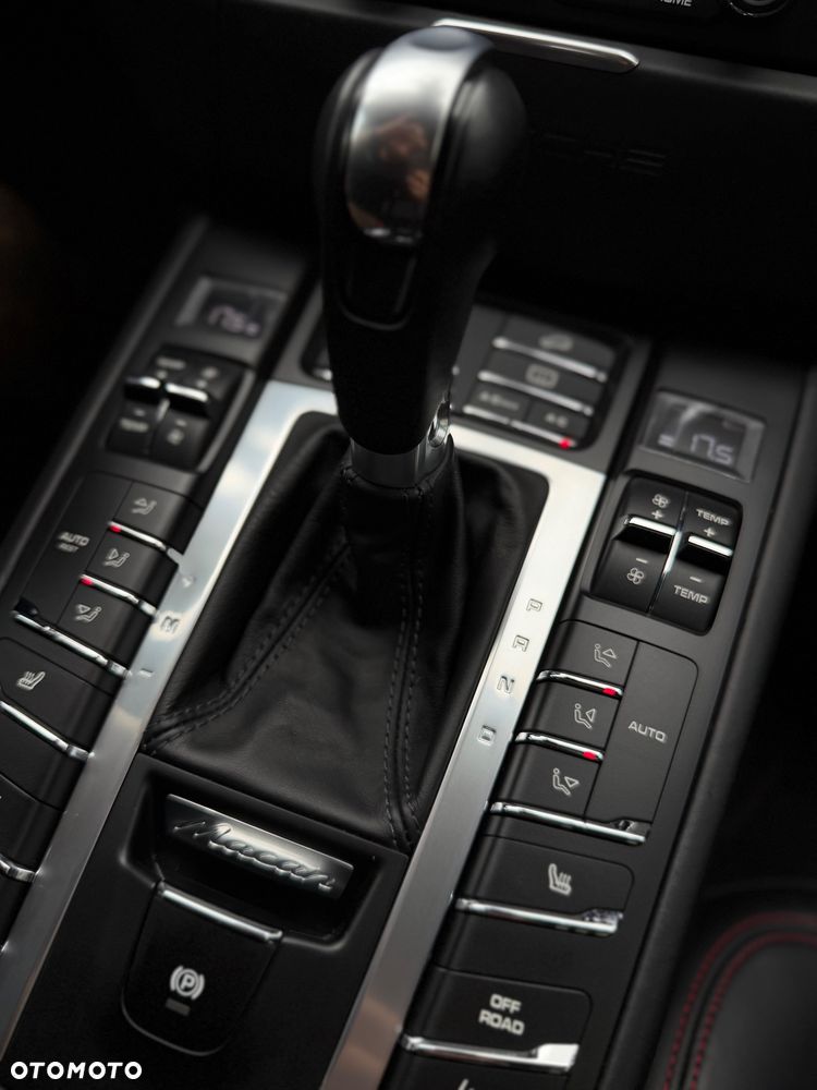 Porsche Macan GTS PDK - 22