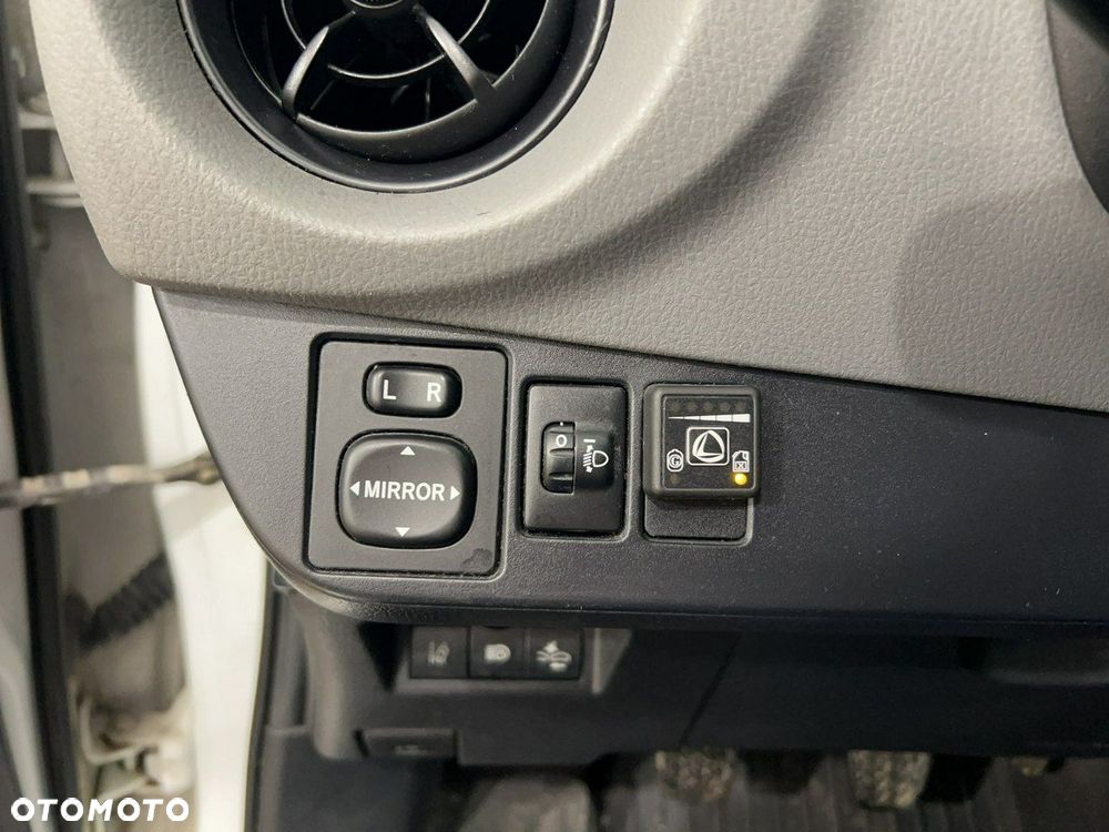 Toyota Yaris - 24